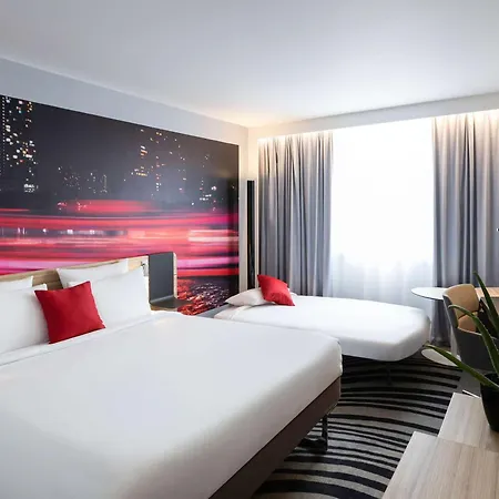 Novotel Centre Hotel 4*